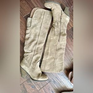 Boots. 6.5 MIA brand